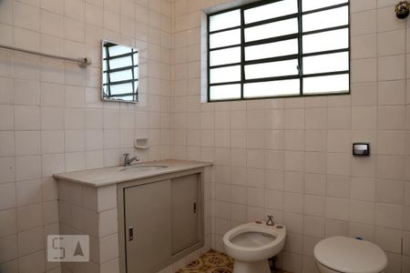 Casa para alugar com 252m², 4 quartos e 1 vagaBanheiro