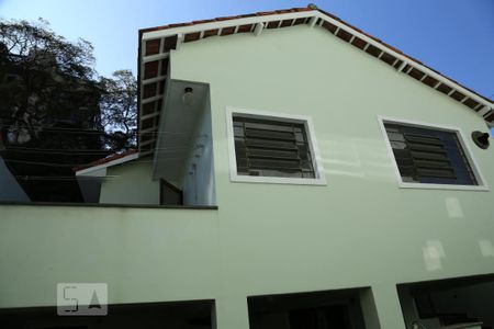 Casa para alugar com 252m², 4 quartos e 1 vagaFachada