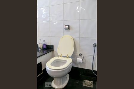 Casa à venda com 540m², 4 quartos e 5 vagasBanheiro da Suíte