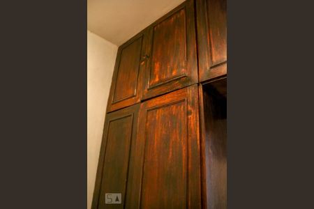 Casa à venda com 540m², 4 quartos e 5 vagasQuarto de Serviço