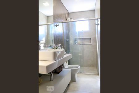 Casa à venda com 540m², 4 quartos e 5 vagasBanheiro Social