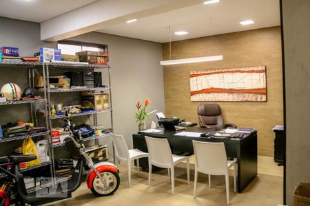 Casa à venda com 540m², 4 quartos e 5 vagasEscritório