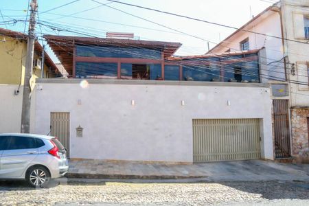 Casa à venda com 540m², 4 quartos e 5 vagasFachada