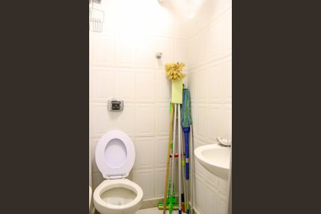 Casa à venda com 540m², 4 quartos e 5 vagasBanheiro de Serviço