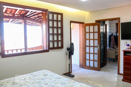 Casa à venda com 540m², 4 quartos e 5 vagasQuarto Suíte