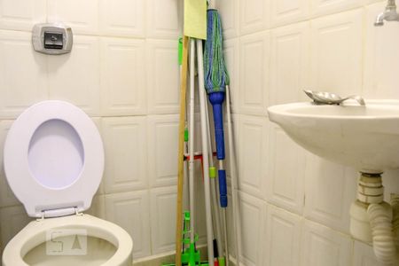 Casa à venda com 540m², 4 quartos e 5 vagasBanheiro de Serviço