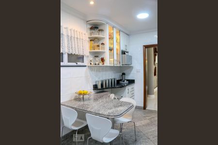 Casa à venda com 540m², 4 quartos e 5 vagasCozinha