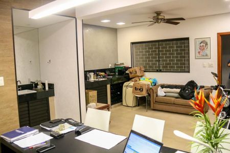 Casa à venda com 540m², 4 quartos e 5 vagasEscritório