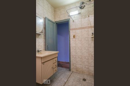 Banheiro de casa à venda com 3 quartos, 160m² em Vila Romero, São Paulo