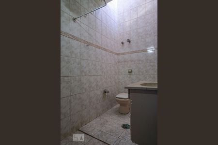 Banheiro de casa à venda com 3 quartos, 160m² em Vila Romero, São Paulo