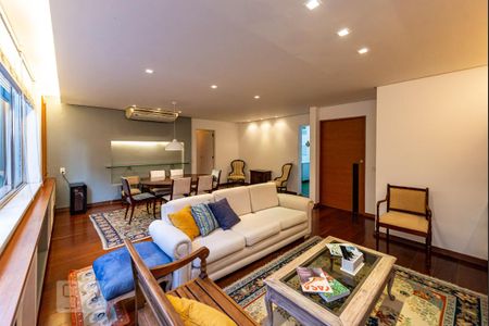 Apartamento para alugar com 150m², 3 quartos e 1 vaga Apartamento para alugar com 150m², 3 quartos e 1 vagaSala