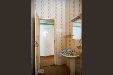 Casa à venda com 200m², 6 quartos e sem vaga Casa à venda com 200m², 6 quartos e sem vagaCasa 2 - Banheiro