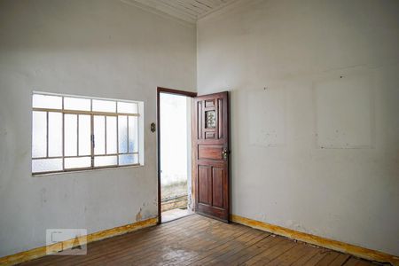 Casa à venda com 200m², 6 quartos e sem vaga Casa à venda com 200m², 6 quartos e sem vagaCasa 2 -Sala