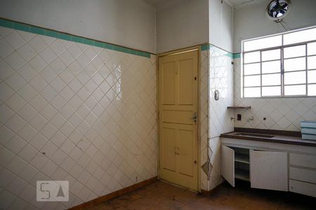 Casa à venda com 200m², 6 quartos e sem vaga Casa à venda com 200m², 6 quartos e sem vagaCasa 2 - Cozinha