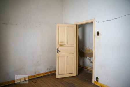 Casa à venda com 200m², 6 quartos e sem vaga Casa à venda com 200m², 6 quartos e sem vagaCasa 2 -Quarto 2