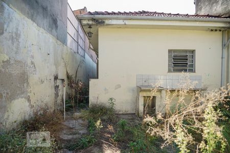 Casa à venda com 200m², 6 quartos e sem vaga Casa à venda com 200m², 6 quartos e sem vagaQuintal
