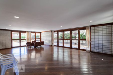 Apartamento à venda com 315m², 4 quartos e 2 vagasÁrea comum - Salão de festas