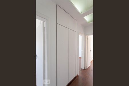 Apartamento à venda com 315m², 4 quartos e 2 vagasCorredor - Armário