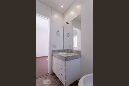 Apartamento à venda com 315m², 4 quartos e 2 vagasBanheiro da suíte 1