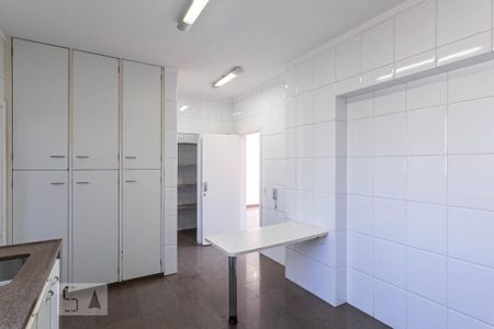 Apartamento à venda com 315m², 4 quartos e 2 vagasCozinha