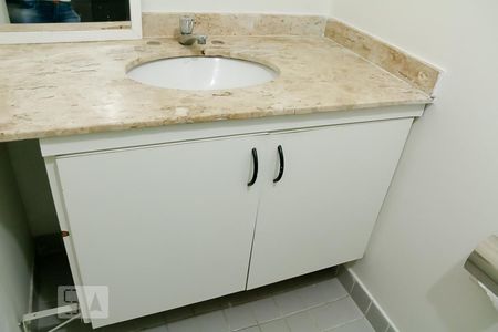 Apartamento à venda com 72m², 2 quartos e 1 vaga Apartamento à venda com 72m², 2 quartos e 1 vagaBanheiro Suíte