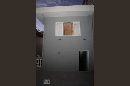 Casa à venda com 200m², 3 quartos e 2 vagasFachada dos fundos