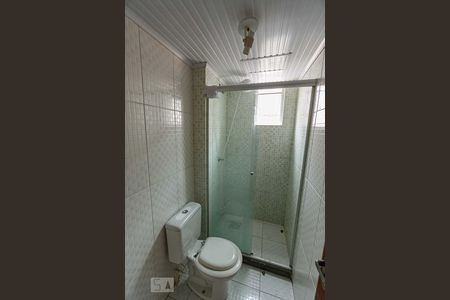 Banheiro de apartamento à venda com 1 quarto, 38m² em Vila Nova, Porto Alegre