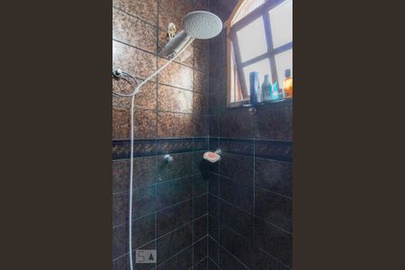 Casa à venda com 180m², 3 quartos e 12 vagasBanheiro