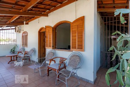 varanda de casa à venda com 3 quartos, 180m² em Boa Vista, Belo Horizonte