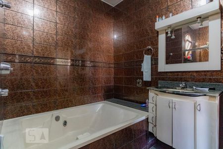 Casa à venda com 180m², 3 quartos e 12 vagasBanheiro