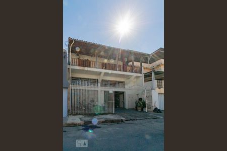 Casa à venda com 180m², 3 quartos e 12 vagasFachada