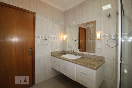 Casa à venda com 300m², 7 quartos e 4 vagasBanheiro 3 social