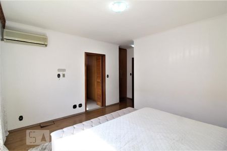 Casa à venda com 300m², 7 quartos e 4 vagasQuarto 1 suite