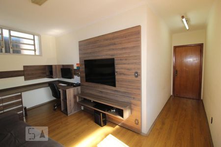 Casa à venda com 300m², 7 quartos e 4 vagasQuarto 5 escritório