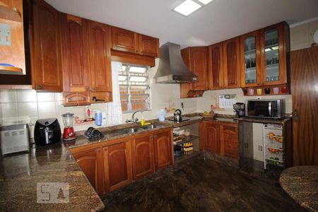 Casa à venda com 300m², 7 quartos e 4 vagasCozinha