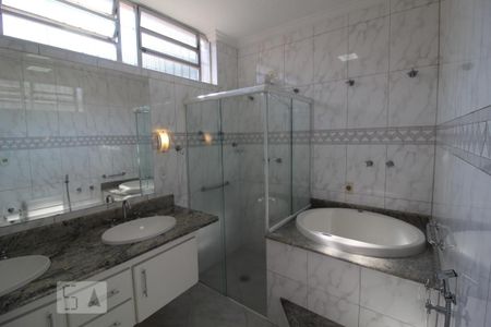Casa à venda com 300m², 7 quartos e 4 vagasBanheiro 1 suite