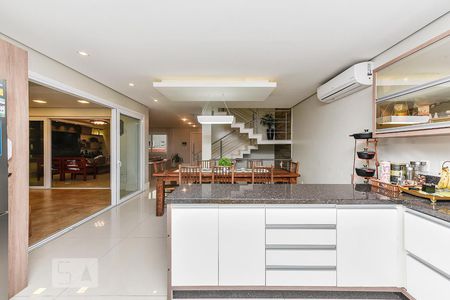 Casa à venda com 346m², 3 quartos e 2 vagas Casa à venda com 346m², 3 quartos e 2 vagasCozinha