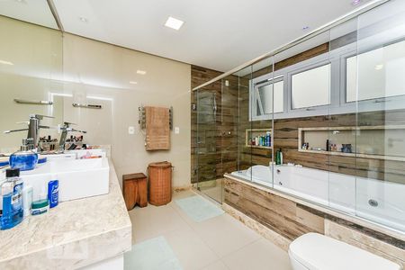 Casa à venda com 346m², 3 quartos e 2 vagas Casa à venda com 346m², 3 quartos e 2 vagasBanheiro da Suíte