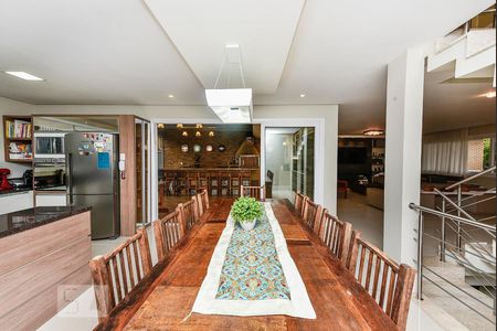 Casa à venda com 346m², 3 quartos e 2 vagas Casa à venda com 346m², 3 quartos e 2 vagasCopa