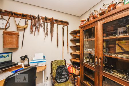 Escritório de casa à venda com 3 quartos, 346m² em Jardim Itu-sabará, Porto Alegre