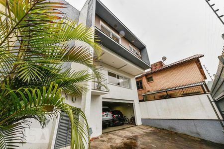 Casa à venda com 346m², 3 quartos e 2 vagas Casa à venda com 346m², 3 quartos e 2 vagasFachada