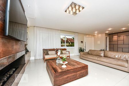Sala de casa à venda com 3 quartos, 346m² em Jardim Itu-sabará, Porto Alegre
