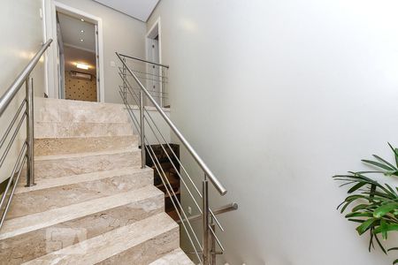 Casa à venda com 346m², 3 quartos e 2 vagas Casa à venda com 346m², 3 quartos e 2 vagasEscada - Térreo