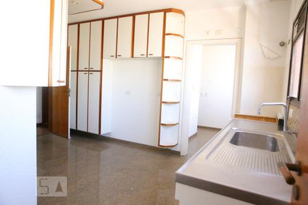 Apartamento para alugar com 152m², 3 quartos e 3 vagasCozinha