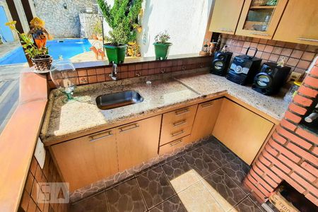 Casa à venda com 250m², 2 quartos e 3 vagasChurrasqueira