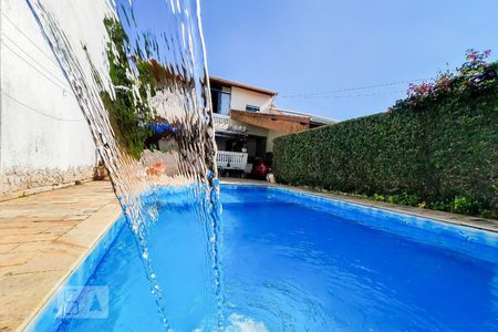 Casa à venda com 250m², 2 quartos e 3 vagasPiscina