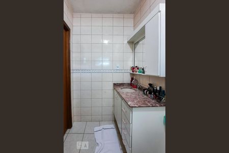 Casa à venda com 250m², 2 quartos e 3 vagasBanheiro da Suíte 2