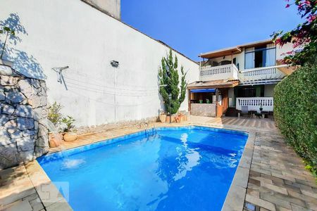 Casa à venda com 250m², 2 quartos e 3 vagasPiscina