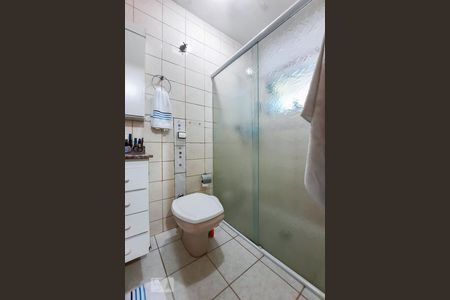 Casa à venda com 250m², 2 quartos e 3 vagasBanheiro da Suíte 2