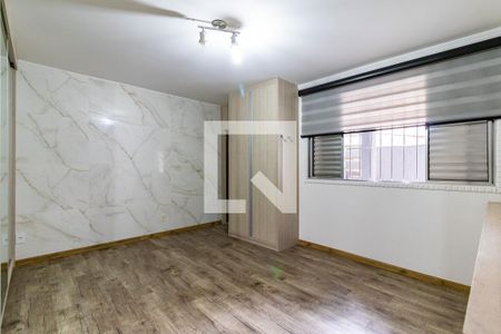 Quarto Suíte de casa para alugar com 3 quartos, 300m² em Conjunto Residencial José Bonifácio, São Paulo